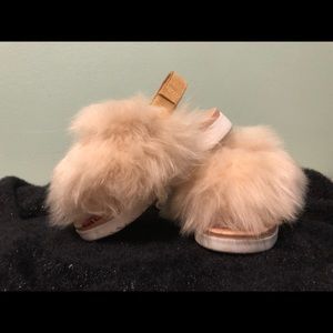 UGG Little Girl’s Sandals s.12